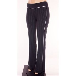 Lululemon Groove pinstripe workout pants 4 tall
